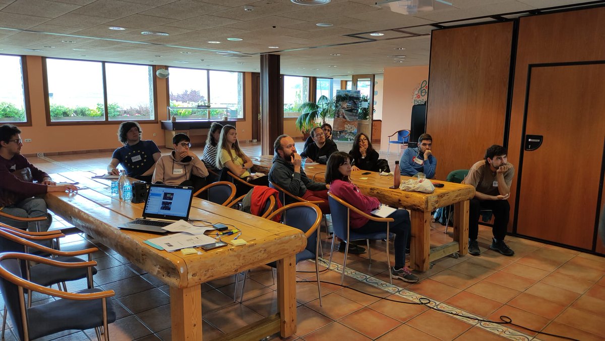 LeaderCAUC's tweet photo. ➡️ Seguim treballant amb els joves participants del projecte #FromEUtoYOU perquè coneguin el nostre territori i treballin en temes de desenvolupament local.

Una experiència molt enriquidora 😍 https://t.co/sYeU5JkXea