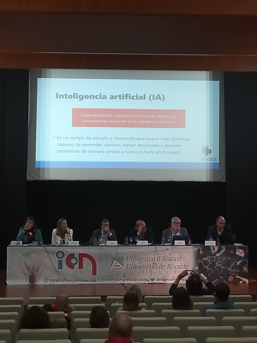 cristobalsuarez's tweet photo. No podía faltar el tema de la #InteligenciaArtificial en @iconcongress 
El reto: entender la magnitud de la nueva relación persona-máquina en educación. #ChatGPT no es solo un recurso educativo, es un interlocutor. https://t.co/h5CV897XSx