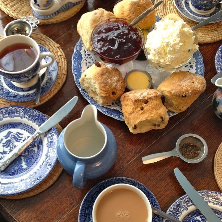 истощение ведь бывает не только на физическом уровне.
можно не заметить сразу, как усталость съела все силы, а улыбка в последний раз была месяц назад.

если вы почувствуете себя плохо, то, пожалуйста, не добивайте себя — возьмите перерыв.
вы заслуживаете отдых.

хорошего дня.🖤