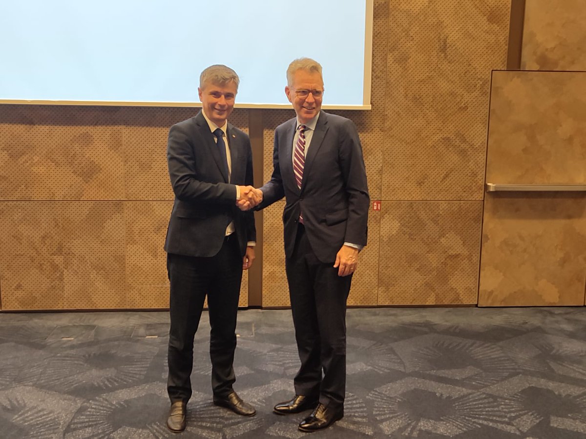 It was a pleasure to meet again with Assistant Secretary Geoffrey Pyatt
@AsstSecENR to discuss RO - SUA economic and energy partnership. Together, we can work to improve #EnergySecurity and accelerate the #CleanEnergyTransition.