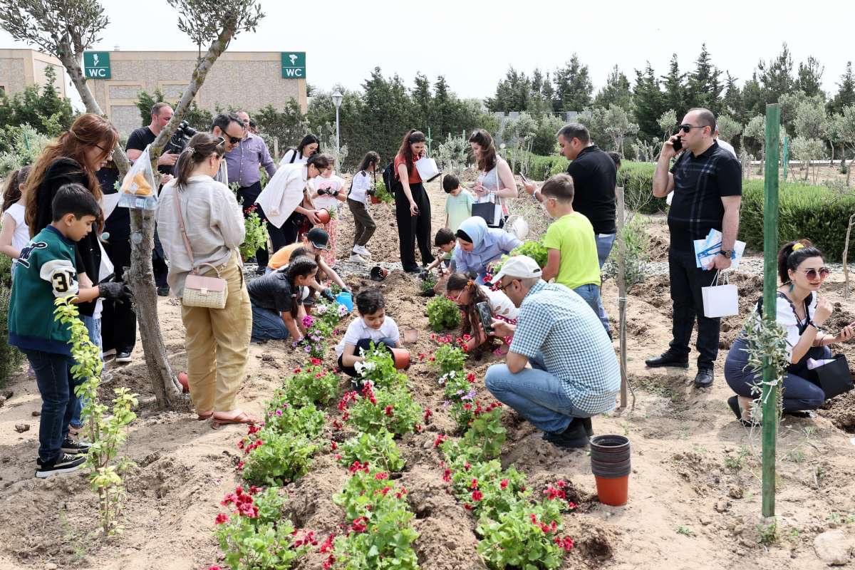 “Uşaqlar bizim gələcəyimizdir” adlı festival keçirilib

Ətraflı: customs.gov.az/az/faydali/xeb…

#DGK #1İyun #UşaqlarınBeynəlxalqMüdafiəsiGünü