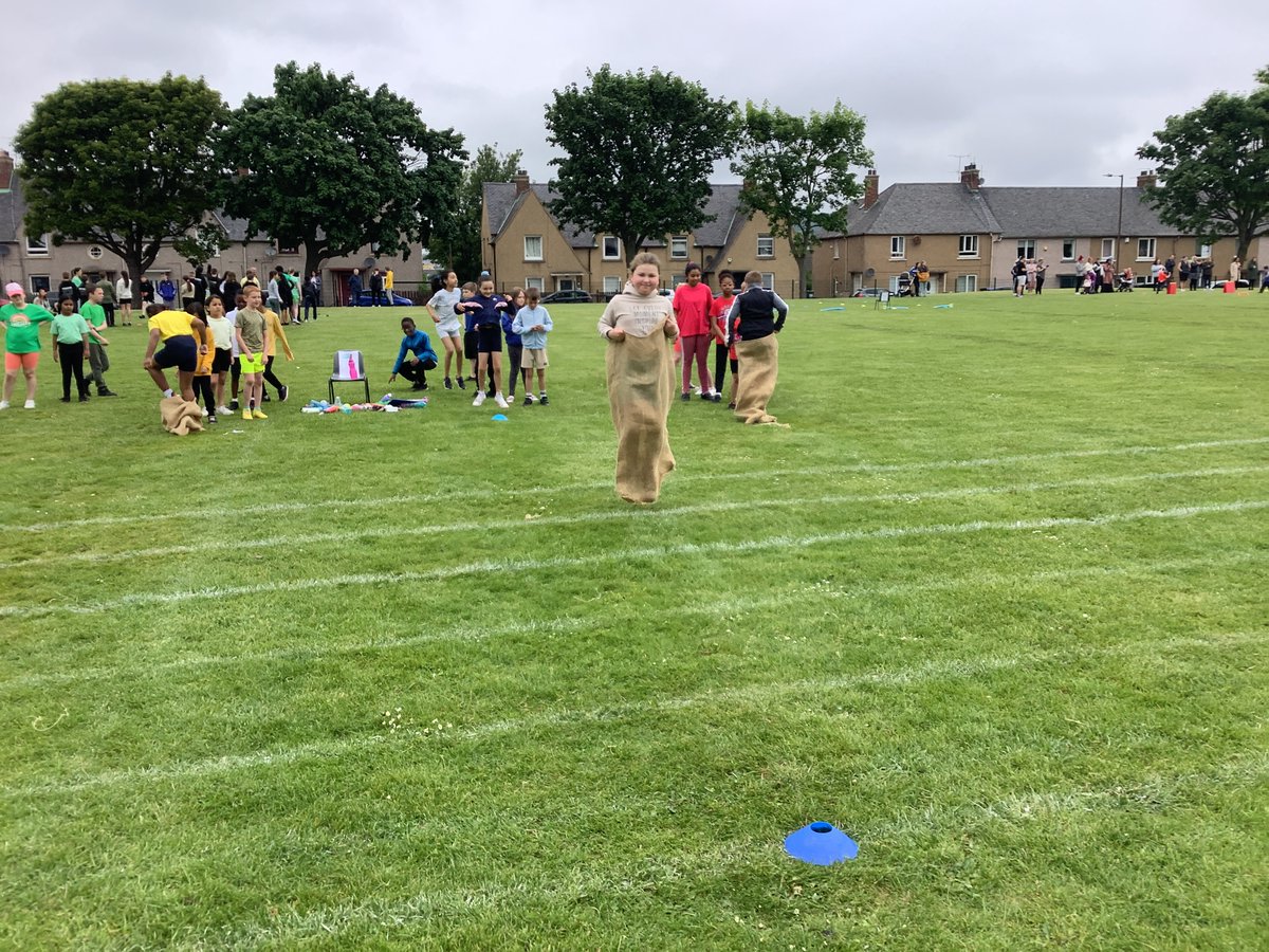 Broomhouse Primary 5 tweet media