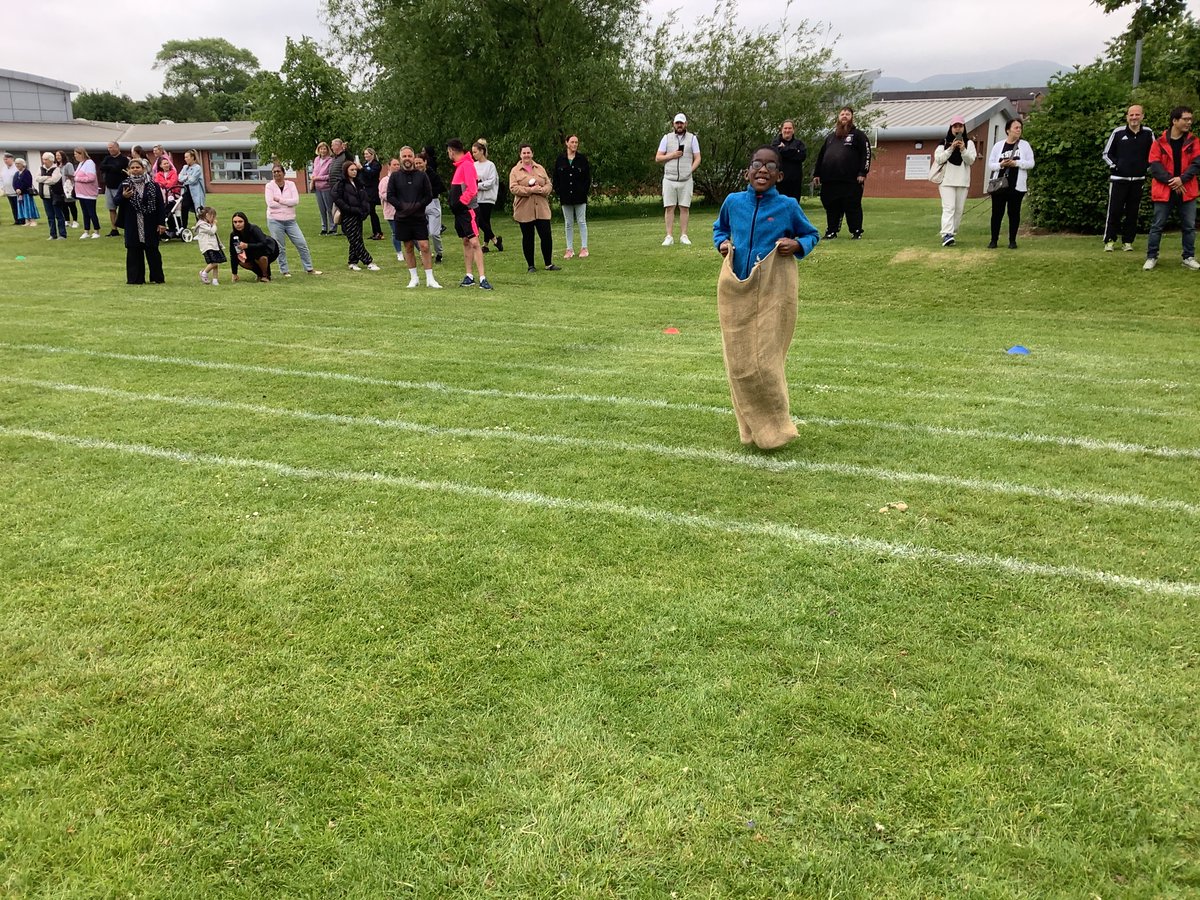 Broomhouse Primary 5 tweet media