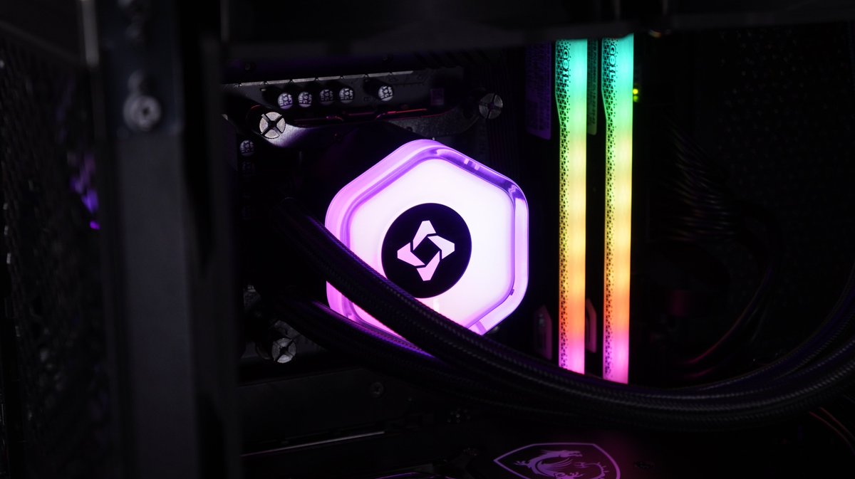 GeILMemory's tweet photo. Experience the boundless creativity of ORION RGB, featuring futuristic sci-fi elements.
Its standard-height design ensures compatibility with almost all computer cases and cooling systems, giving you various installation possibilities.
📸Danawa
#Memory #ORION #GeILOrion #RAM https://t.co/mAhwuF580u