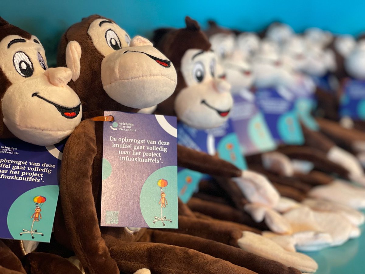 VriendenMartini's tweet photo. Vanwege het succes van de infuusknuffel hebben we besloten om de knuffel ook in de shop @MartiniHospital aan te bieden. De opbrengst gaat volledig terug naar het project zodat we ook in de toekomst elk kind troost en blijdschap kunnen bieden met dit schattige aapje! https://t.co/rEdxzt5E38
