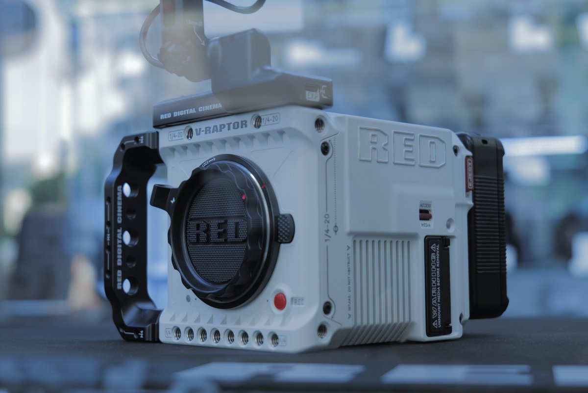 fujiya_dougakan's tweet image. RED V-RAPTORの中古が入荷しました！
しかも限定版のホワイト🤩