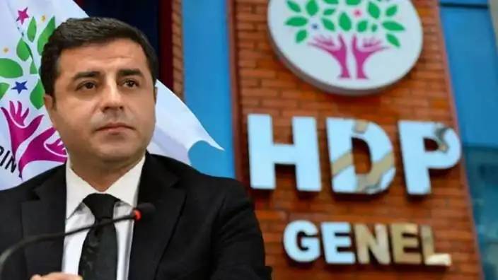 Selahattin Demirtaş:
Ben HDP’liyim ve öyle de kalmaya devam edeceğim NOKTA
#SelahattinDemirtaşaÖzgürlük