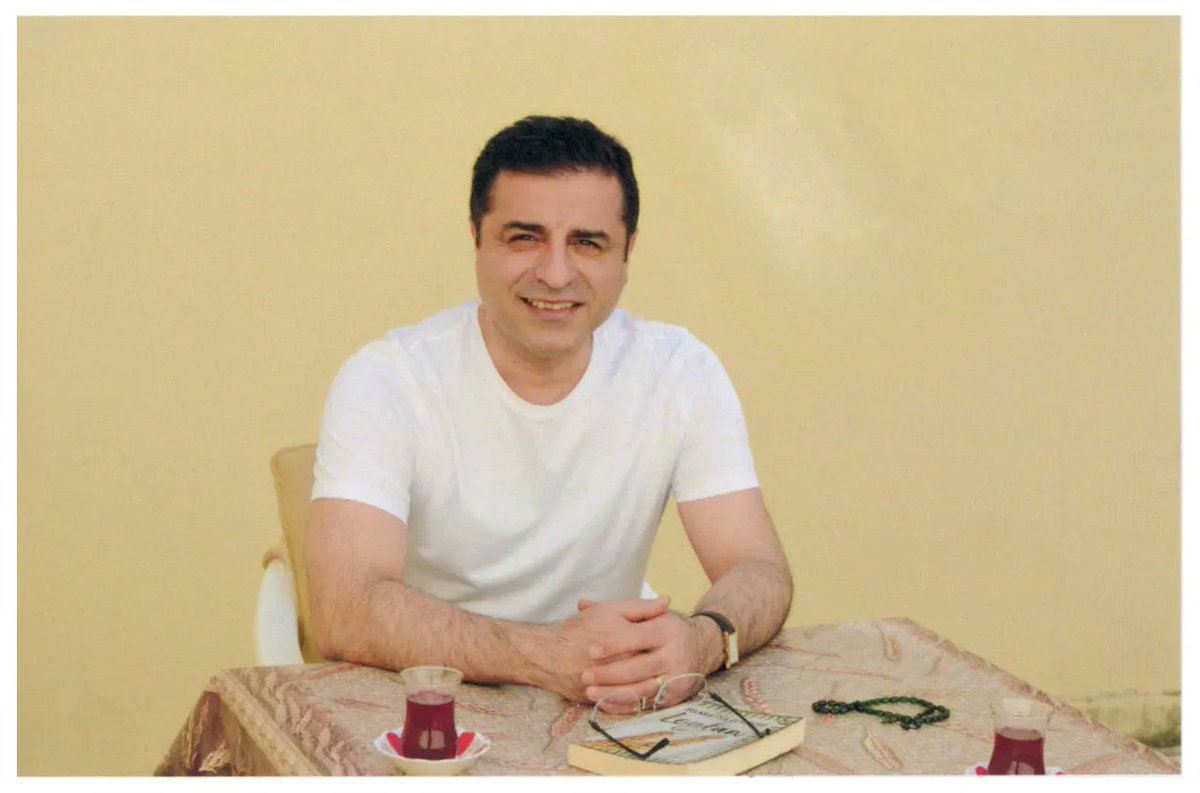 loinciavs's tweet photo. Sen yoksan 
Hdp de yok …. https://t.co/8ub8sQHDw7