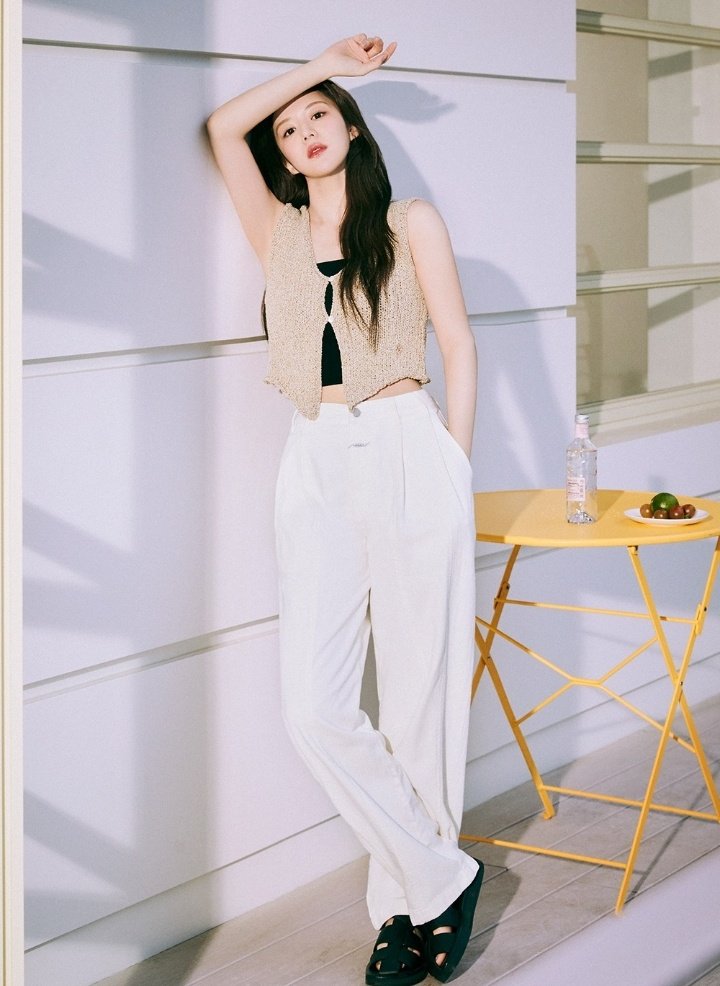 her body proportion ⋆୨୧₊ﾟ💌🧸
#GoYounJung #고윤정