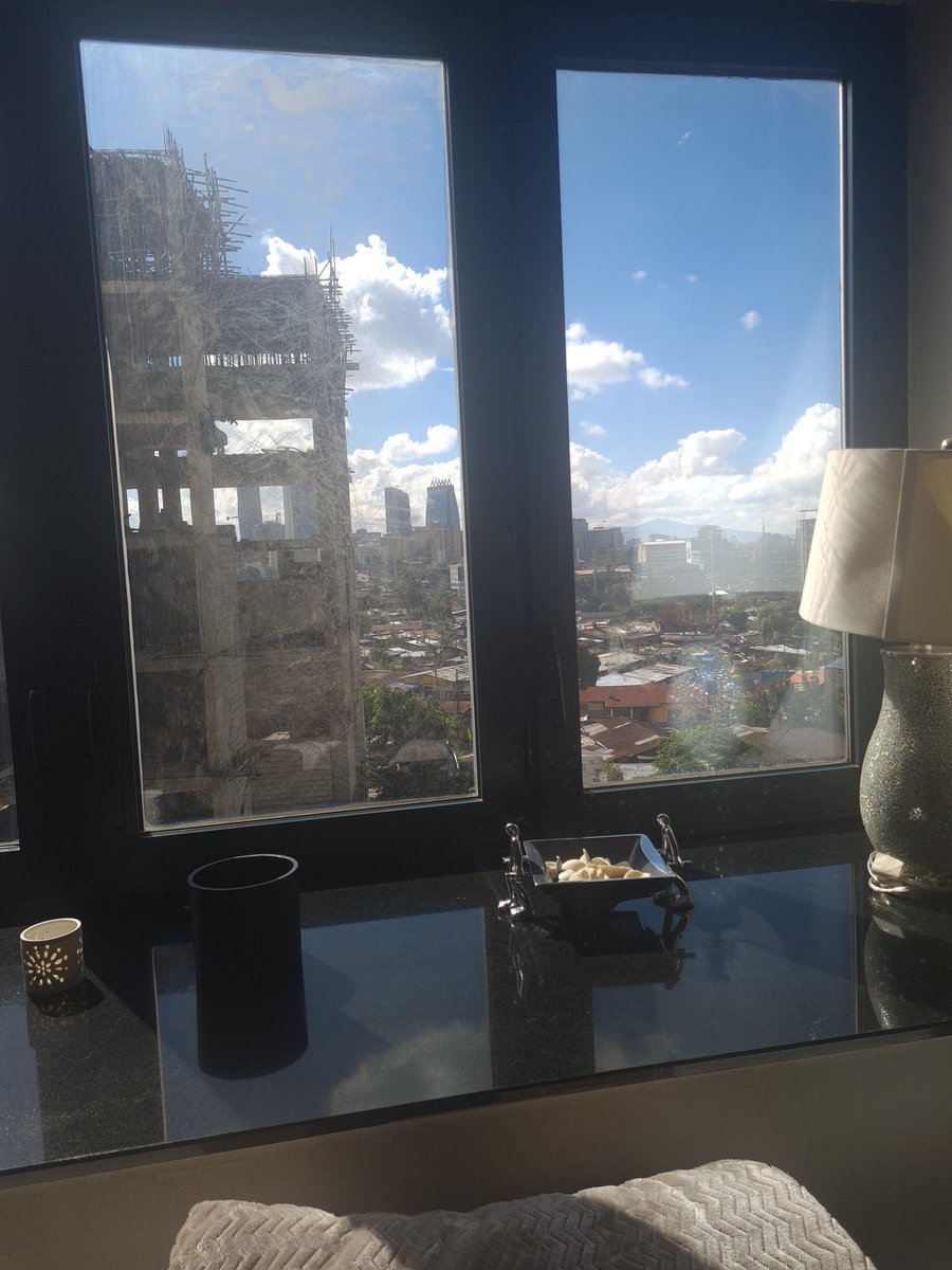 EbbaKalondo's tweet photo. Addis Ababa is a big city with big city problems. Addis is also a city full of people living to fill their hopes every day. No matter the odds. And it's a beautiful sight. Every day. Selamno Addis. #MyAddis https://t.co/FsBnH1qZOo