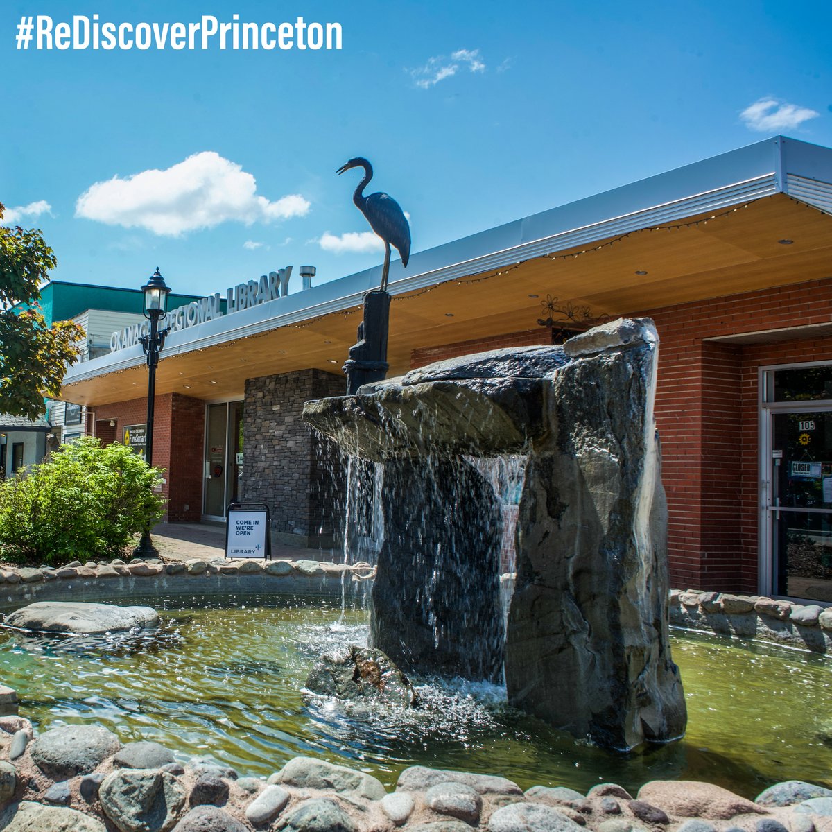 🌲✨🇨🇦Whats on your summer reading list? If you are visiting the Library. 📸 Stop by and see the Crane sculpture, and feel refreshed at the beautiful fountain. 🇨🇦✨

#RediscoverPrinceton #princetonbc #townofprincetonbc