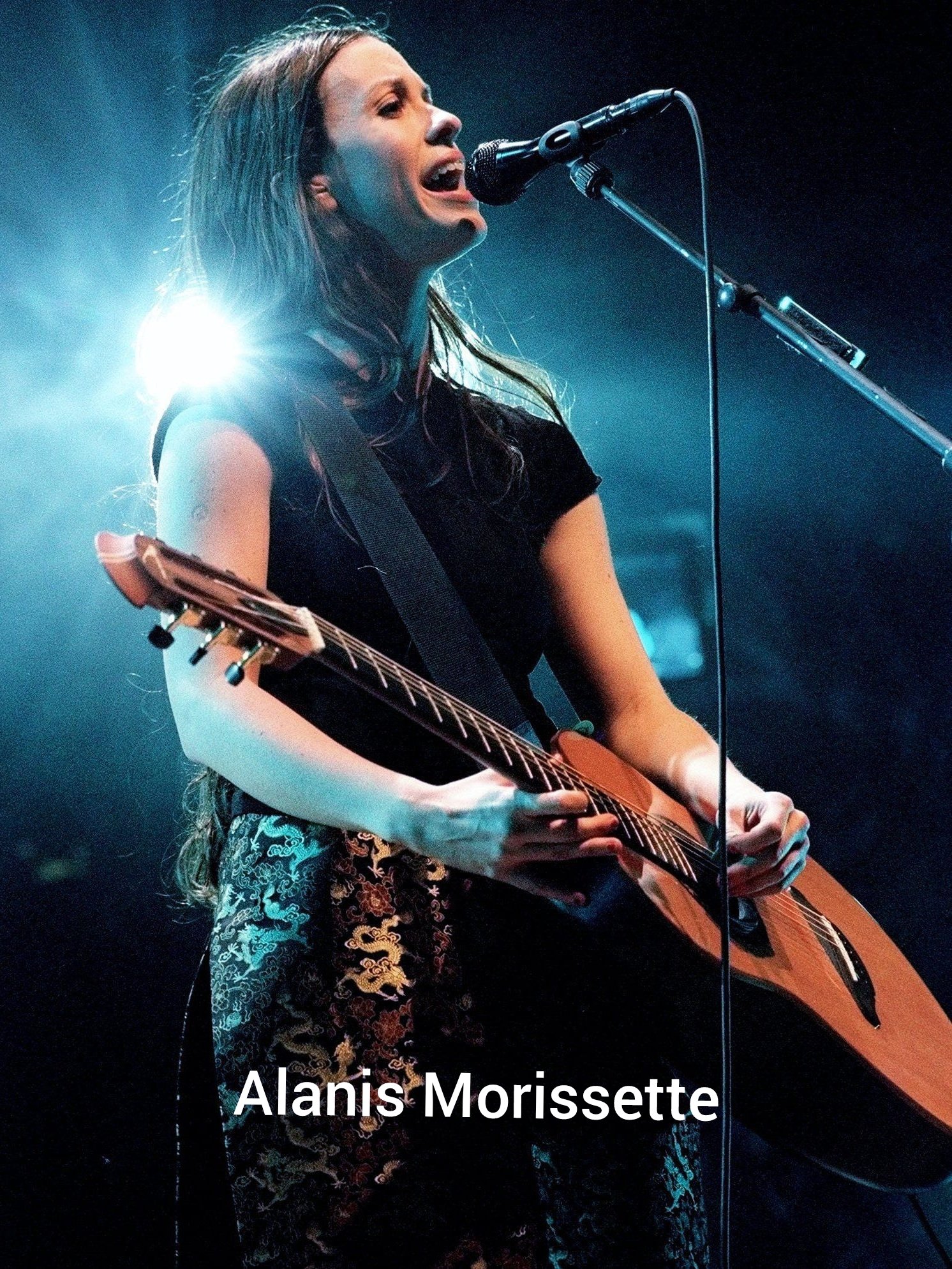Happy 49th Birthday Alanis Morissette chanteuse de rock 
canadienne    