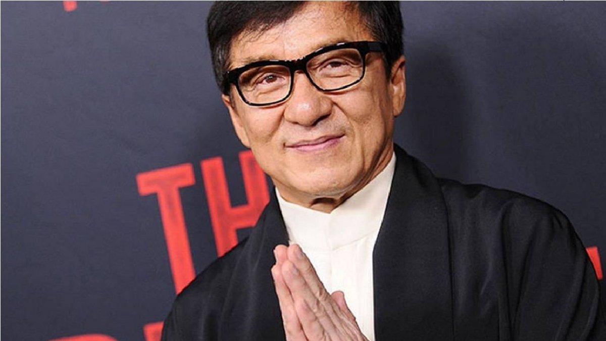 ArchivosDCU's tweet photo. Creo que @JamesGunn podría hacer grandes cosas si le ofrece a #JackieChan participar en algún proyecto del #DCU. https://t.co/dki9mmPirF