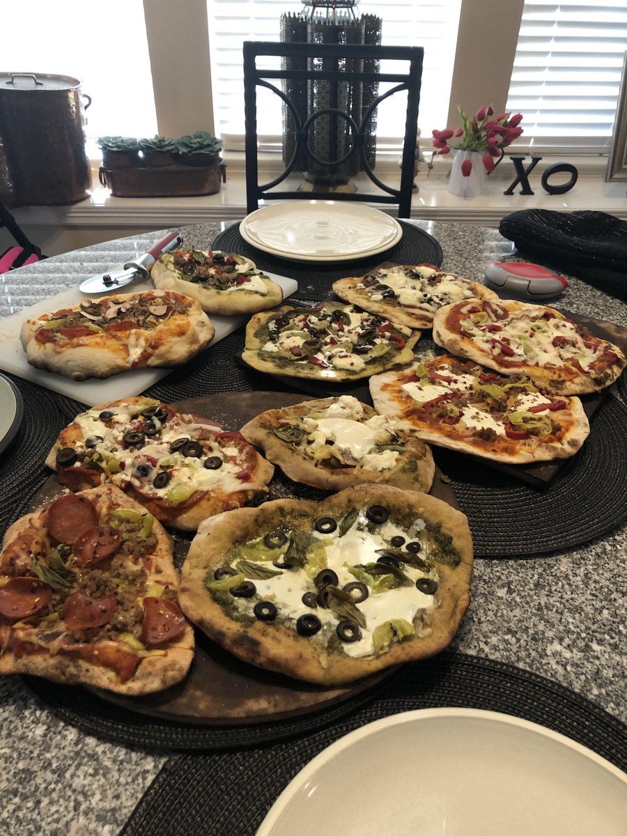 Pizza Pics Bot 🍕📷 tweet media
