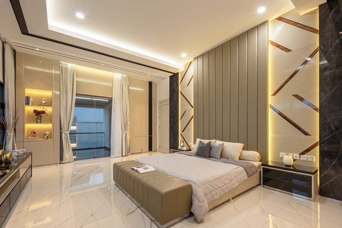 ConArchStudio's tweet photo. The interior concept of the ET house prioritizes an elegant and luxurious impression with a modern touch to its appearance. The interior is dominated by neutral colors such as white, gray, black, or wood motifs which give the room a warm and calm impression. https://t.co/nH8bjjowfV