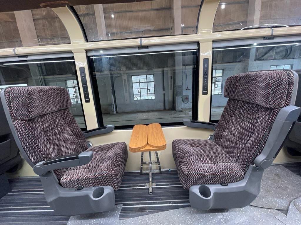 sdineshaa's tweet photo. A sight to behold 🤩

Fascinating interiors of the soon-to-be unveiled Kalka-Shimla toy train!

#DirectWithDinesh #KalkaShimlaToyTrain #IndianRailways 

@narendramodi @AshwiniVaishnaw @SukhuSukhvinder @Agnihotriinc @jairamthakurbjp https://t.co/TB0RKZmYG5