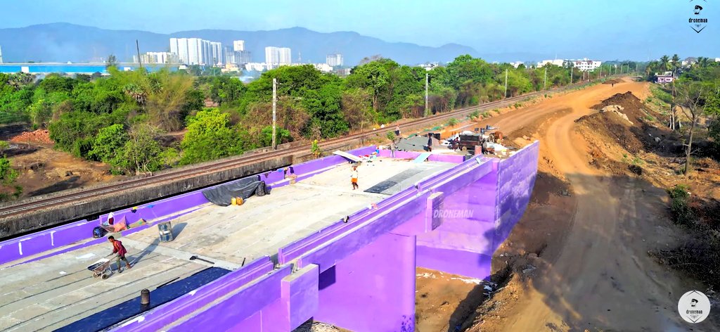 Panvel-Karjat Suburban Railway Line project update.

Work progressing at a good pace in order to meet the deadline.

PC: @yt_droneman

@RailMinIndia @mieknathshinde @TheMahaIndex #Maharashtra #Mumbai #MumbaiLocal #IndianRailways @MrvcLtd
