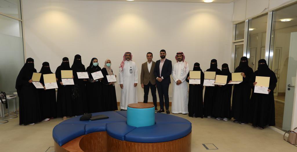 Cluster2_Riyadh's tweet photo. الدفعة الثانية من برنامج القيادة في التمريض لـ #تجمع_الرياض_الصحي_الثاني بالتعاون مع @Alfaisaluniv ، والذي يهدف إلى تمكين قادة التمريض السعوديين وتطوير مهاراتهم لمواجهة التحديات المستقبلية  وتقديم أفضل خدمات الرعاية الصحية للمستفيدين https://t.co/W9ruX6CbgO
