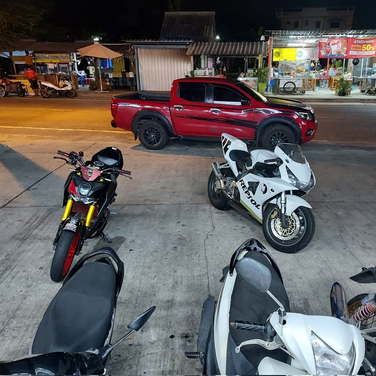 Maverick_Bike's tweet photo. Oh wow~
Honda CBR 954 rr😱❤️❤️
#cbr #cbr954 #honda #yamaha #mslaz https://t.co/phmDo2NhVN