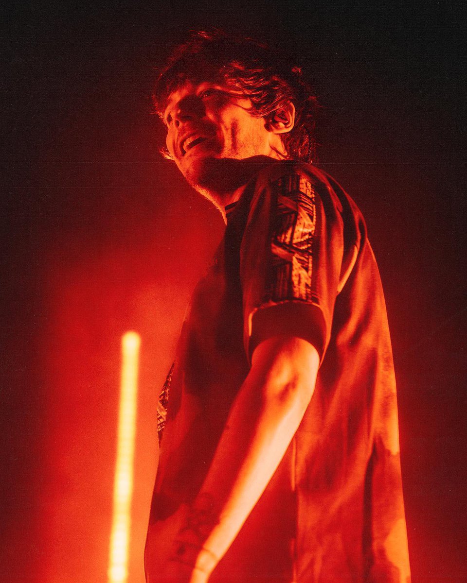 LTHQItaly's tweet photo. ~•📸| Nuove foto di Louis durante il concerto a Laval #FITFLaval 

@blissfiIm https://t.co/895rjpDKXe