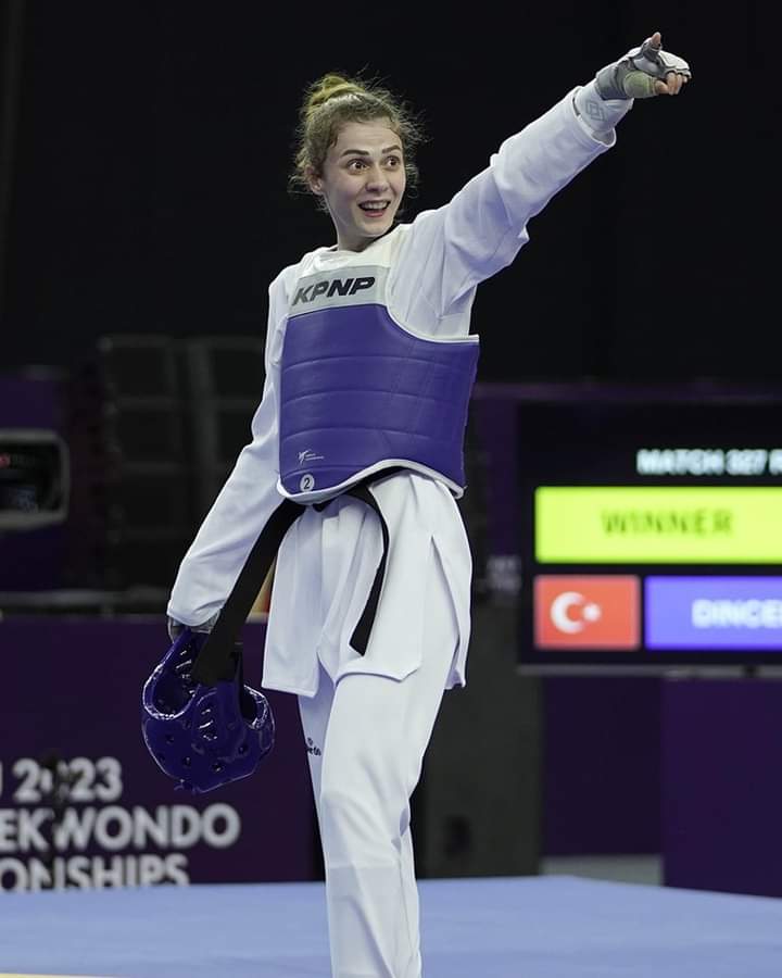 Merve dünya şampiyonu! 🥇🇹🇷

Dünya Büyükler Tekwando Şampiyonası'nda 49 kiloda altın madalya kazanarak bayrağımızı göndere çektiren milli sporcumuz Merve Dinçel'i kutluyorum.👏🏻

#BizimÇocuklar