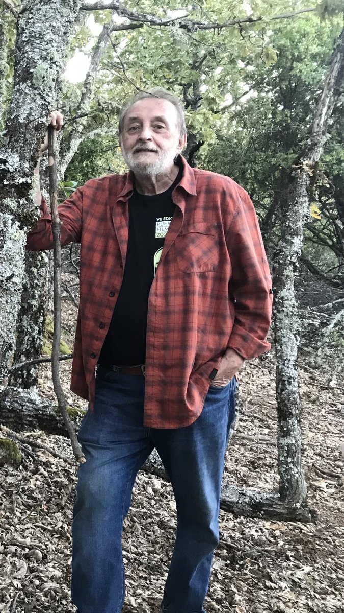 Mi querido hermano mayor, Eduardo, con el que compartíamos también vida y paisaje, es decir mucho más que genes, acaba de morir. Quiero expresar también aquí mi dolor y recuerdo imborrable. Disculpadme y gracias.