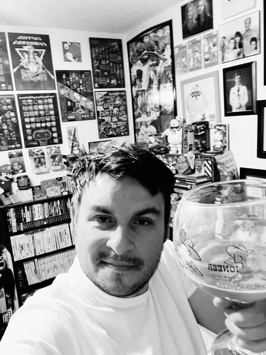 AlexPerez83's tweet photo. Dunkin’ Hazelnut Blonde Stout (6.2% ABV). I didn’t expect much, but tbh, I really enjoyed this one. A nice, nutty flavor. Cheers gents!! #NoIPAMay #DrinkItMay2023 @ABeerAndAGame @TheWolfmanQ07 No IPA May 2023? Mission accomplished!! https://t.co/QruydioEbQ