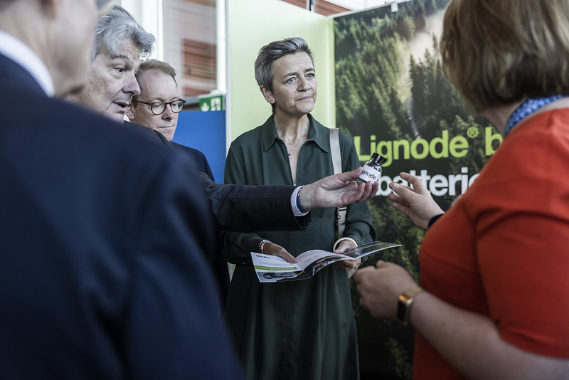 storaenso's tweet photo. At the EU-US #TTC meeting in Luleå, visited by US Secretary of State Antony J. Blinken and EU Commissioners Thierry Breton and Margrethe Vestager. We are proud to present Lignode® and be part of the event among other companies at the forefront of the green transition! https://t.co/lTb35CfL7k