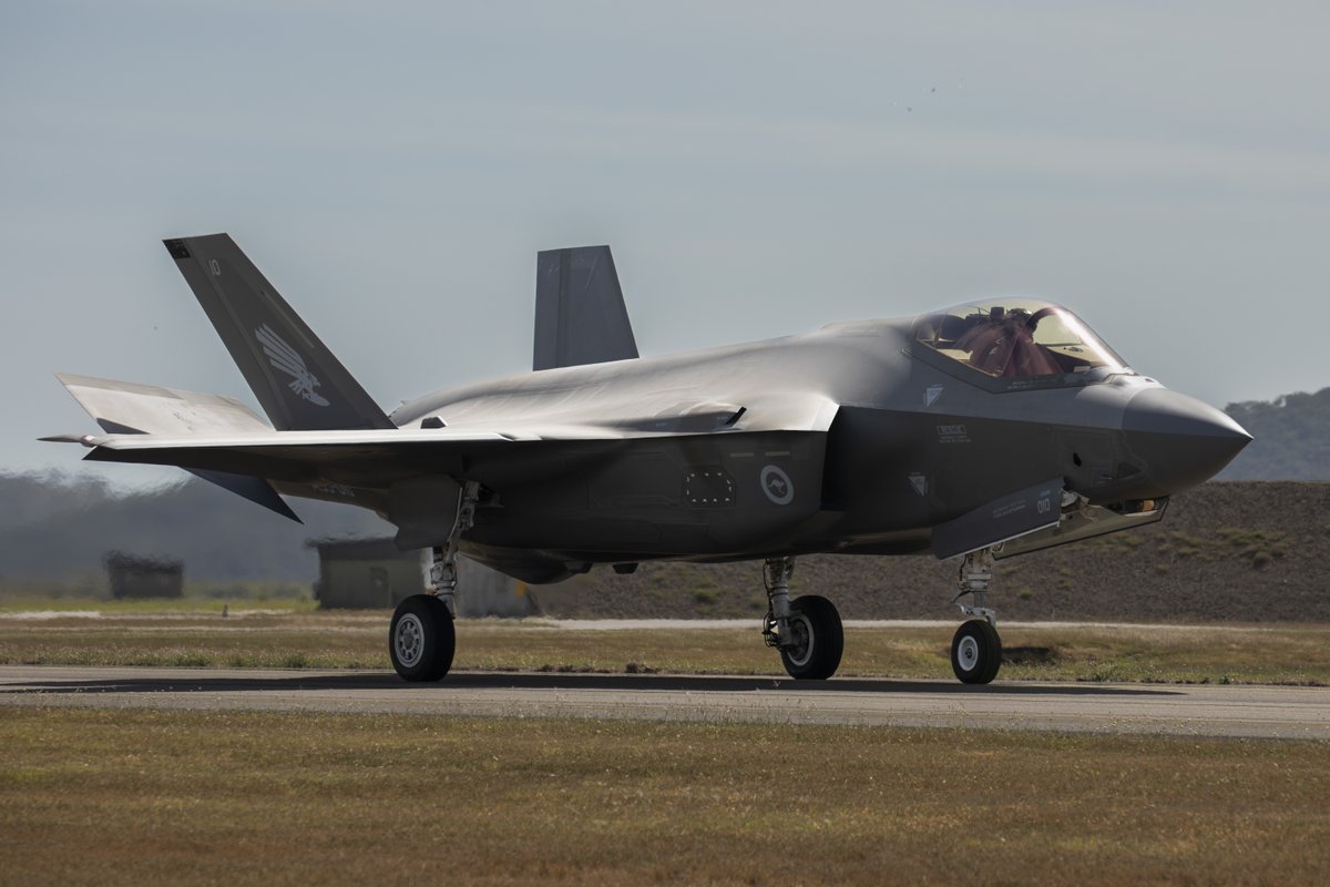 F-35A Lightning II aircraft from No.77 Squadron are temporarily calling 📍RAAF Base Townsville home while participating in Exercise Black Dagger. The exercise is the final component of No. 71 Joint Terminal Attack Controller course. <1/2> #AusAirForce #YourADF