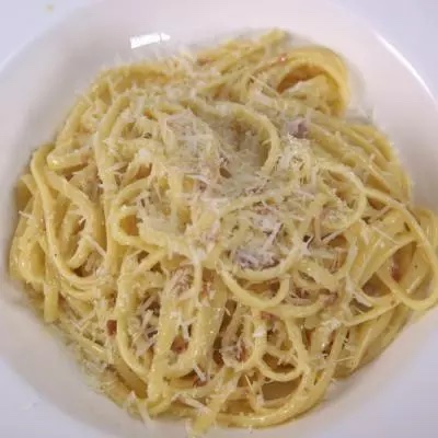 #recipeoftheday - Pasta alla Carbonara.  See the recipe and watch how to make it in Delia's free online Cookery School lesson ow.ly/5vWA50OBo4g #pasta #italianrecipes #carbonara #cookeryschool #howtocook #recipesfortwo