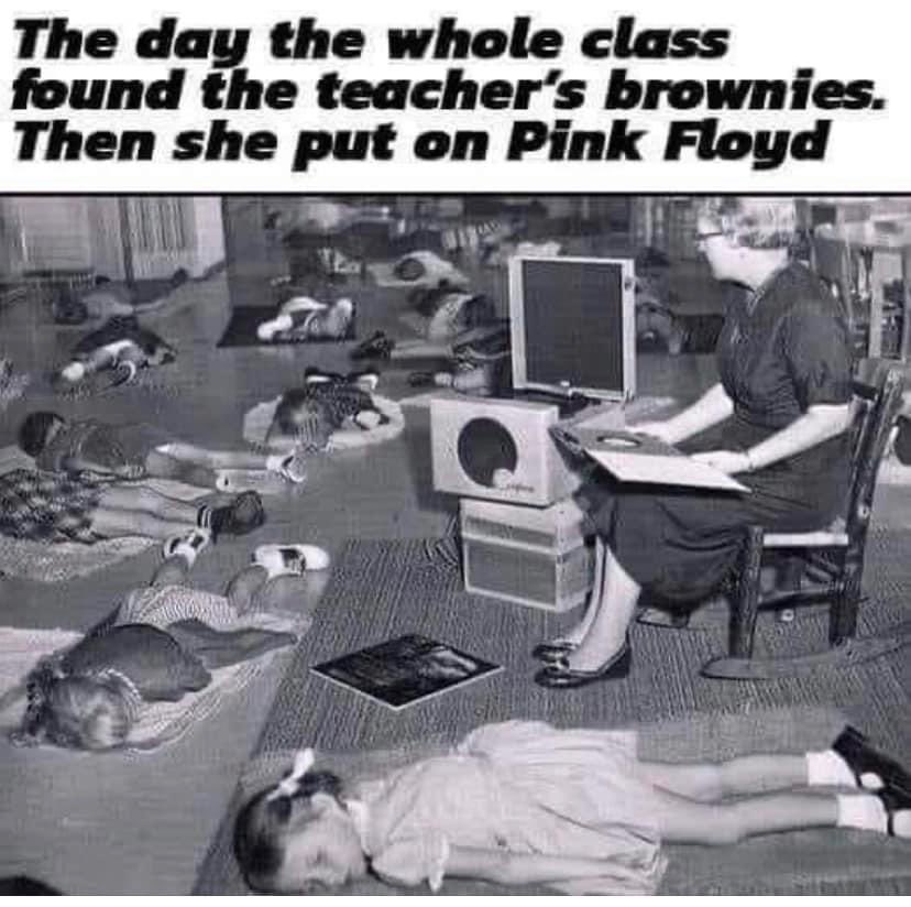 desantisFoughtTheMouseAndMickeyWon tweet media