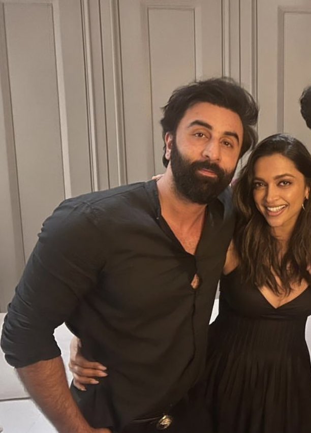 Ishibishiii's tweet photo. Ranbir Kapoor and Deepika Padukone will always be the most iconic pair of this gen no one is coming close 🤌 https://t.co/0Qd01fvk1i