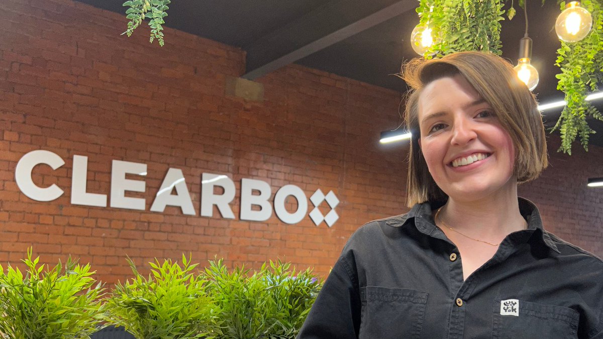 We're big on giving back 🤝 We ❤️ supporting our #community & this year, @amyrhrobinson_ has been #volunteering with Reach Mentoring every week 🖤 Reach Mentoring works in schools to provide pastoral care for young people 🎒 Find out more here 👇 clearboxcommunications.com/blog/reachment…