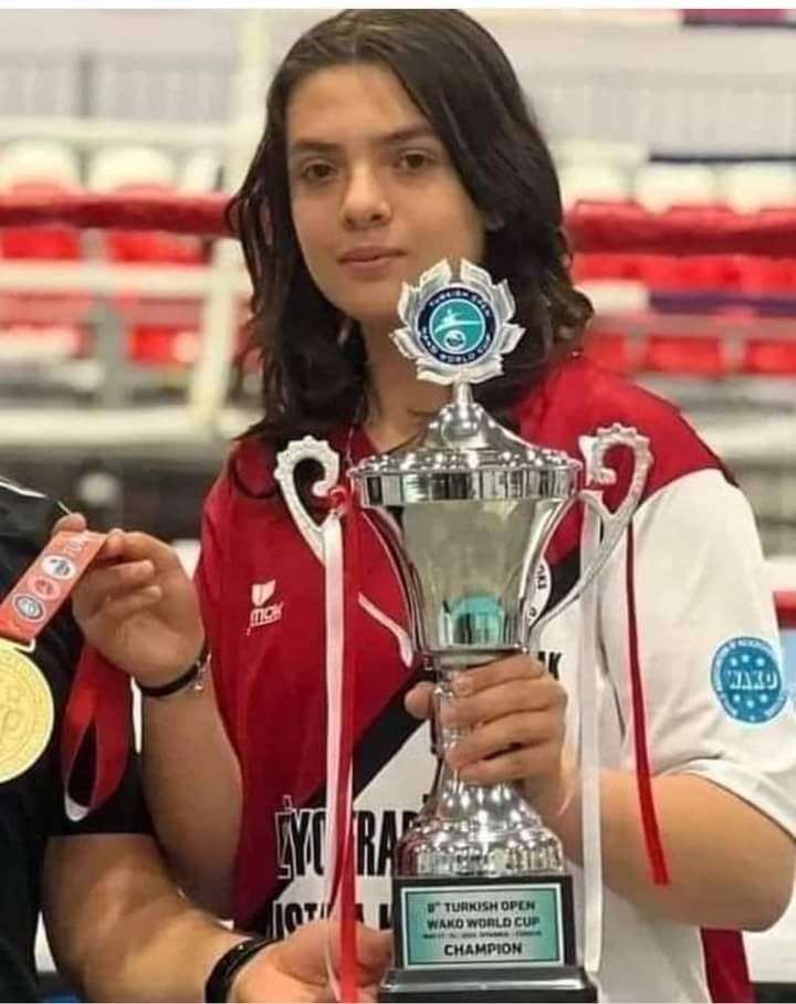 17-21 Mayıs Istanbul
“Wako Kick Boks Dünya Kupası”nda Yıldız Bayanlar ağır sıklette yarışan Fatma Çolak
Dünya Şampiyonu oldu.

Tebrikler Fatma Çolak, başarıların daim olsun.🎖️👏🇹🇷