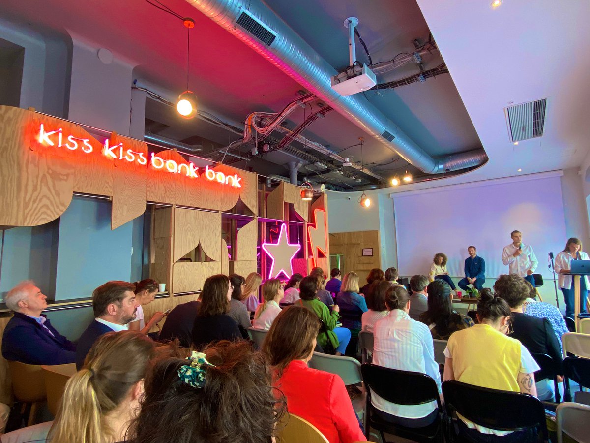 PetitLeaa's tweet photo. 🎙️ « #RSE, #ESG, développement durable, #impact, entreprise régénérative - si l’évolution du langage a un mérite, c’est de montrer que les consciences progressent. Mais la RSE as usual ne suffit pas. » @ElisabethLavill @Utopies_Paris @kkbb_co @BCorp_Fr https://t.co/dGaAyJDOGw