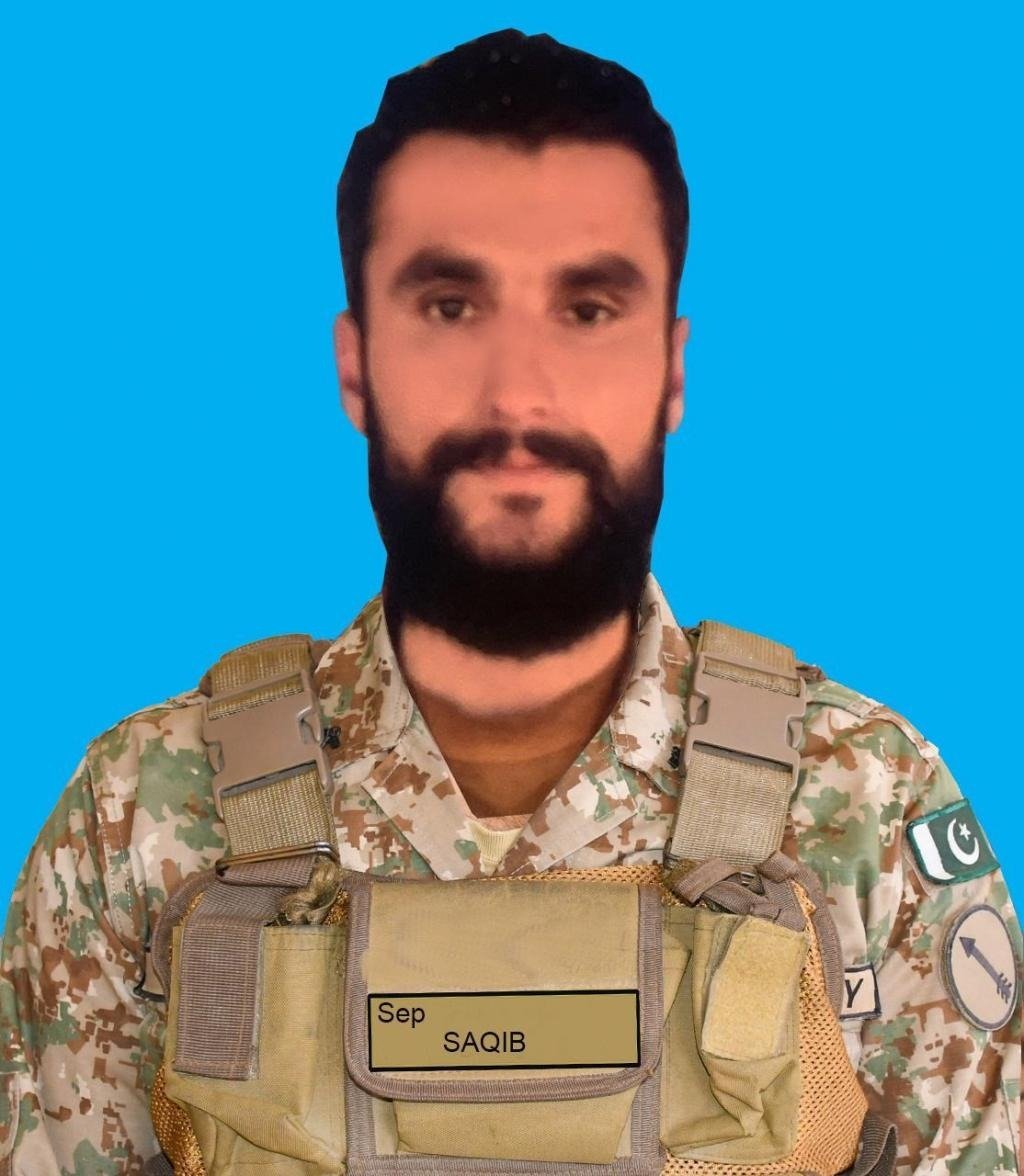 A soldier of the #PakistanArmy embraced martyrdom on Wednesday while successfully thwarting a terrorist attack on polio vaccination team in general area Spinwam of North Waziristan District of Khyber Pakhtunkhwa province.

#ISPR #CulpritsOf9thMay