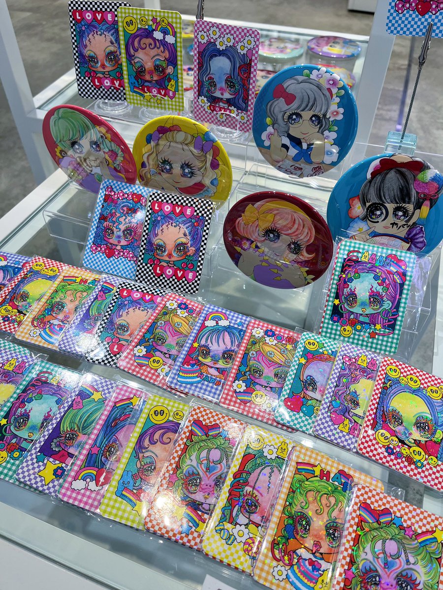 「グッズ情報  新作のマーメイドアクキーとホログラムステッカーはキラッキラのギラギ」|🌈❤️‍🔥せきやゆりえ❤️‍🔥🌈のイラスト