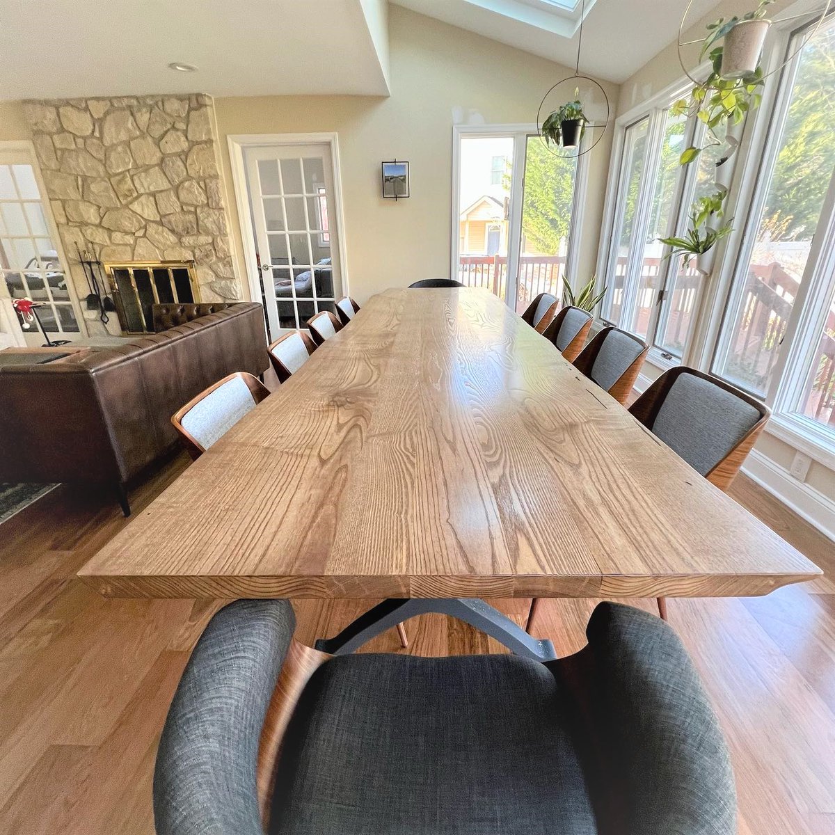 A home is a place you grow up wanting to leave and grow old wanting to get back to,
And your home will be more special when it has Wishbone legs!

𝐒𝐡𝐨𝐩 𝐡𝐞𝐫𝐞: flowyline.com/collections/de…

#flowylinedesign #tablelegs #tabledesign #qualityfurniture #housetohome #interiordesign