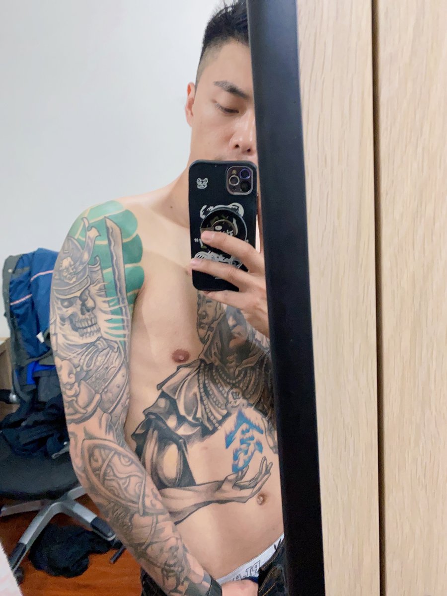 😎慶祝粉絲破兩萬活動😎
哥沒辦法抽現金但是哥可以抽OF免費看名額!
抽獎規則:
1.追蹤我推特
2.按讚、留言、轉推本文
3.有在FO和OF付費的可在那私訊我(抽獎機會+1)
🎁獎品:
OF免費看一個月 5名
(本文轉推破500加碼抽原味襪子)
會有人想要嗎???🤣🤣🤣
活動期間:
6/1-6/30
開獎時間:
7/1 晚上
轉推起來!!!