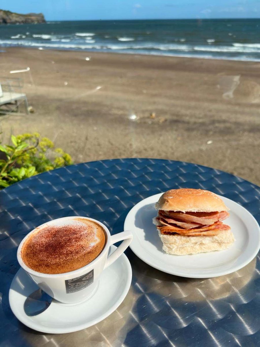 VisitWhitby's tweet photo. Family run Sandside Cafรฉ is the perfect place to sit out and relax after a walk up the beach. Order yourself a drink and a tasty treat and enjoy the fabulous coastal views!
https://t.co/uYdtHTHu5I
#sandside #familyrunbusiness #beachcafe #whitby #sandsend https://t.co/902842KBjK