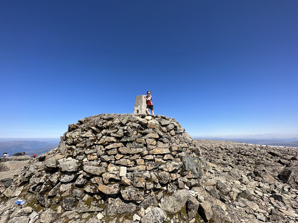 jelly_shelley's tweet image. Yesterday we climbed the highest peak in the U.K - #BenNevis

@staynorHprimary @MrJeff85 #healthyselfie