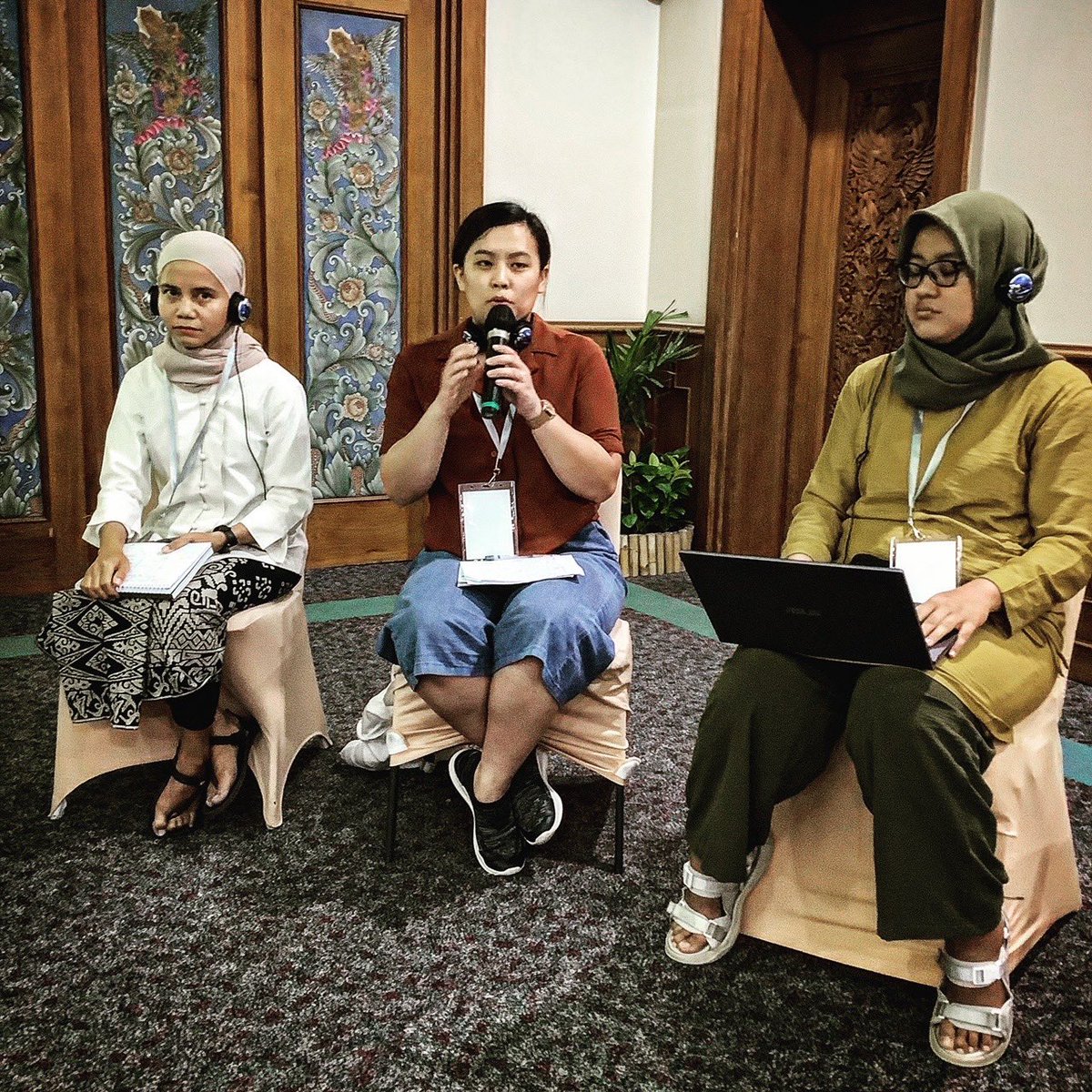 ILCAsia's tweet photo. Today we are continuing the #AsiaLearningExchange with breakout sessions on tenure reform processes from all across Asia๐ณ
ILC Asia youth members are sharing their experience in advocating for #landrights, people-centred conservation, and more!
#United4LandRights https://t.co/LZjuEhp8Z5