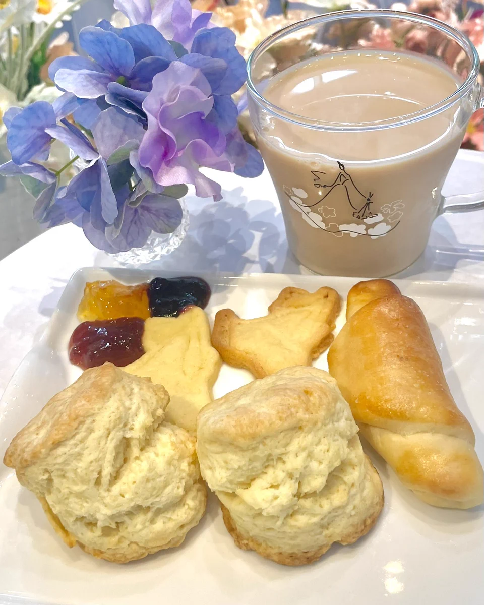 名古屋駅にドリンク代500円以内でパン、スコーンなど食べ放題のカフェが！名古屋よいとこ一度はおいでん！