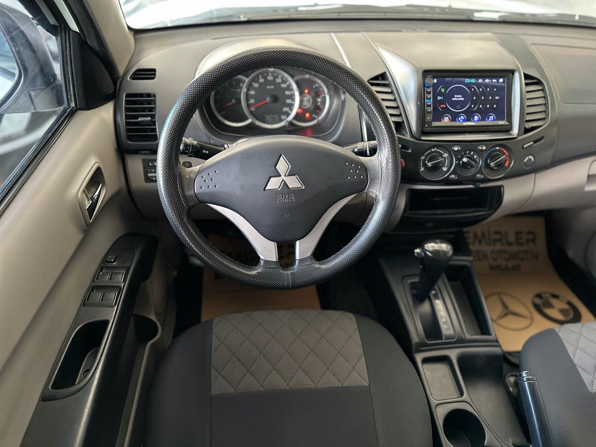 •••EMİRLER•••

MITSUBISHI L 200 

#mitsubishi #mitsubishicars #mitsubishil200 #pickup #pickuptruck #luxurycars #lixurylifestyle #cargram #carporn #carinstagram #photooftheday #carshow #emirler #emirlerizmir #emirlerotomotiv #emirlerotomotivizmir #emirlererengroupinşaat