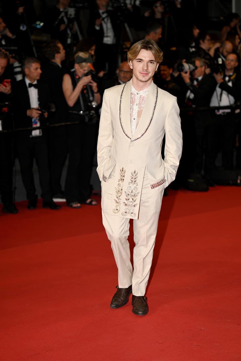 Yury Revich OLARIO tweet media