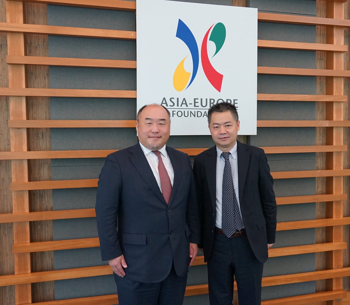 Amb MORIKAWA Toru, #ASEF Exec Dir, welcomed visit by delegation from #China, headed by Mr JIANG Duan, ASEM Senior Official, to discuss the role of ASEF in the future of #Asia-#Europe relations & possibilities to enhance #cooperation. Mr JIANG reiterated China’s support to ASEF. https://t.co/MBxEHXdA4t