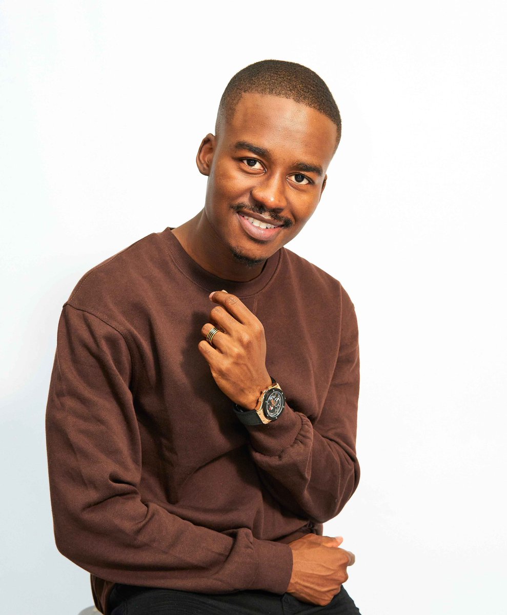 CASTING NEWS: 

Hungani Ndlovu joins Skeem Saam 

The character of Thabo ‘Tbose’ Maputla has been recast and will now be played by actor and dancer, Hungani Ndlovu.

The role was previously played by Cornet Mamabolo. 

#KgopoloReports