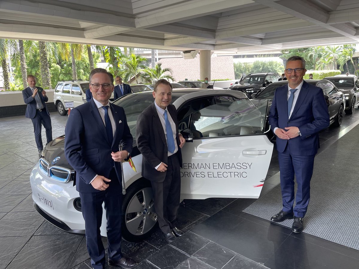 Welcome to Dr. Joachim Post, Member of the Board of Management, @BMW.
#BMW with its local production has been an important part of the 🇹🇭 economy for many years.
The more integrated #ASEAN is, the more attractive the region becomes. 
#PartnerInThailand