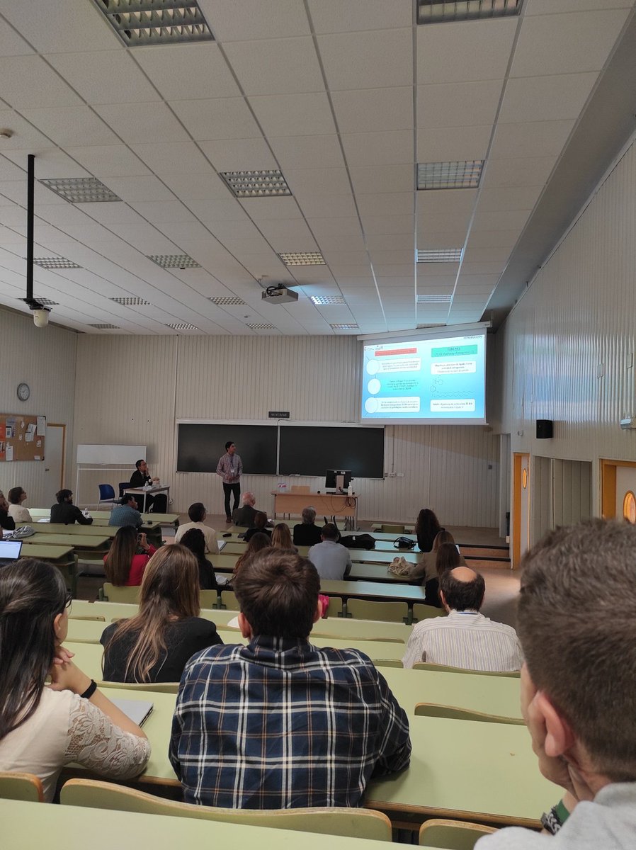 Gran presentación de Antonio González de @URJCFCS de los resultados los resultados de su tesis sobre #tlr4 y #sindromeMetabolico en #farmadrid29 en @UAHes