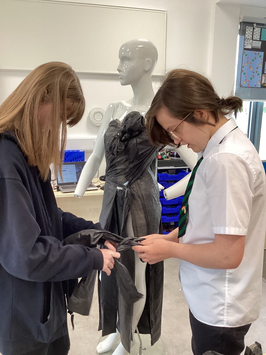 CedarbankSchool's tweet image. Some of our learners were up for the challenge of making an outfit fit for a prom.  Fantastic to see our young people using their initiative and being highly motivated when creating high fashion out of bin bags, wow! #impressivework #artanddesign